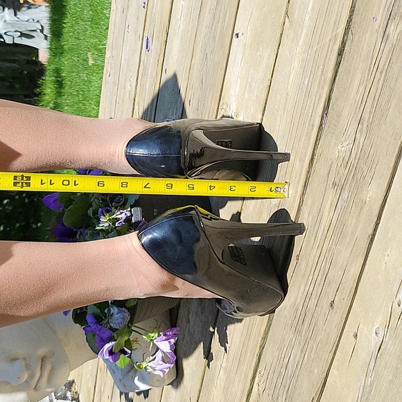 Super Sexy Faux-Patent Platform Stilettos! 7 - Picture 6 of 10
